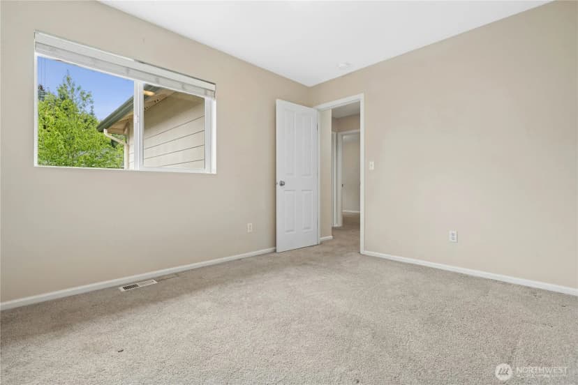 Property photo for 16918 Woodside Drive Se, Renton photo 25
