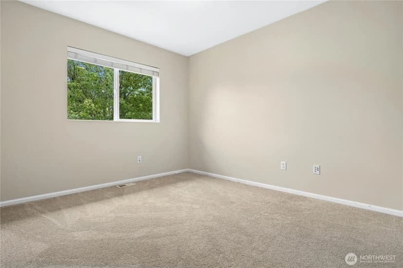 Property photo for 16918 Woodside Drive Se, Renton photo 22