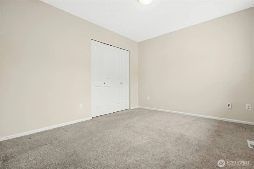 Property photo for 16918 Woodside Drive Se, Renton photo 24