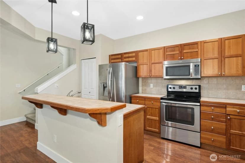 Property photo for 16918 Woodside Drive Se, Renton photo 9