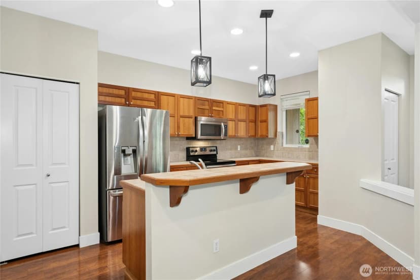 Property photo for 16918 Woodside Drive Se, Renton photo 11