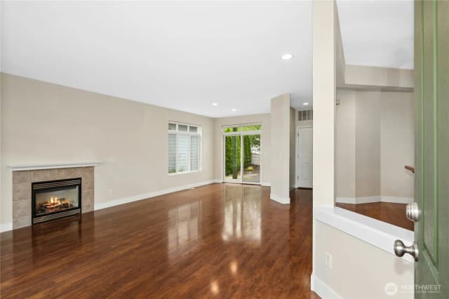 Property photo for 16918 Woodside Drive Se, Renton photo 3
