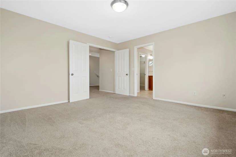 Property photo for 16918 Woodside Drive Se, Renton photo 15
