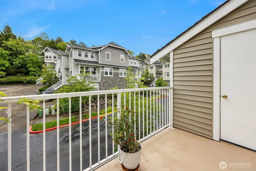 Property photo for 1601 Ne Katsura Street #103, Issaquah photo 19