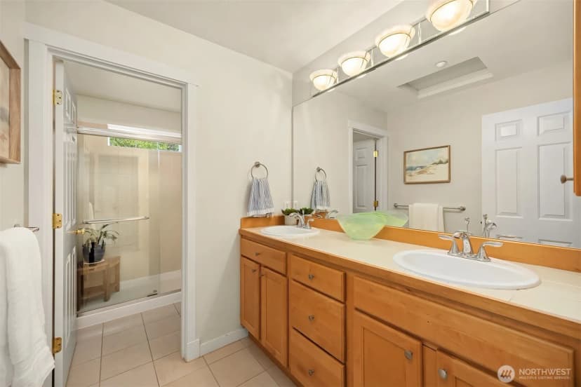 Property photo for 1601 Ne Katsura Street #103, Issaquah photo 17