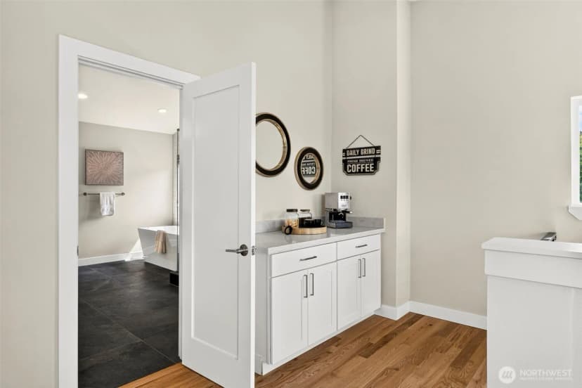 Property photo for 9226 25th Avenue Nw, Seattle photo 16