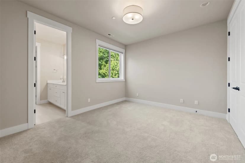 Property photo for 222 106th Avenue Se, Bellevue photo 30