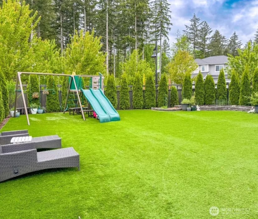 Property photo for 32938 Ash Avenue Se, Black Diamond photo 2