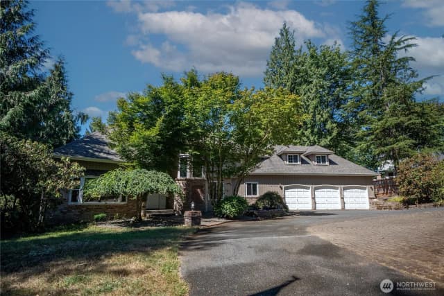 Property photo for 18109 236th Avenue Ne, Woodinville photo 2