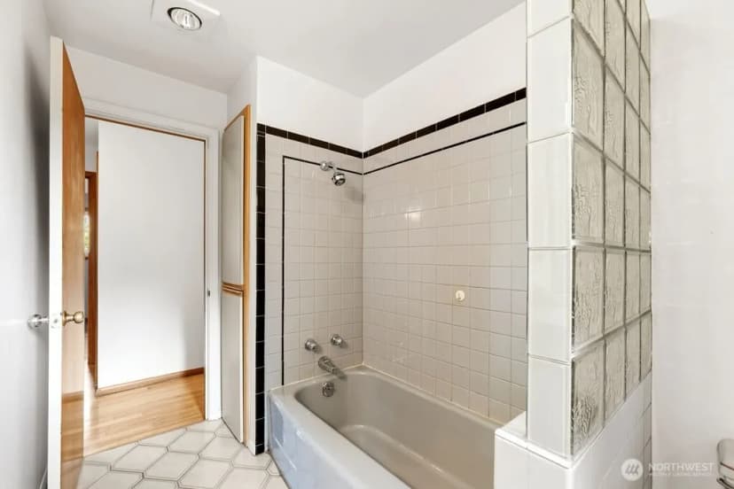 Property photo for 10851 Marine View Drive, Seattle photo 25