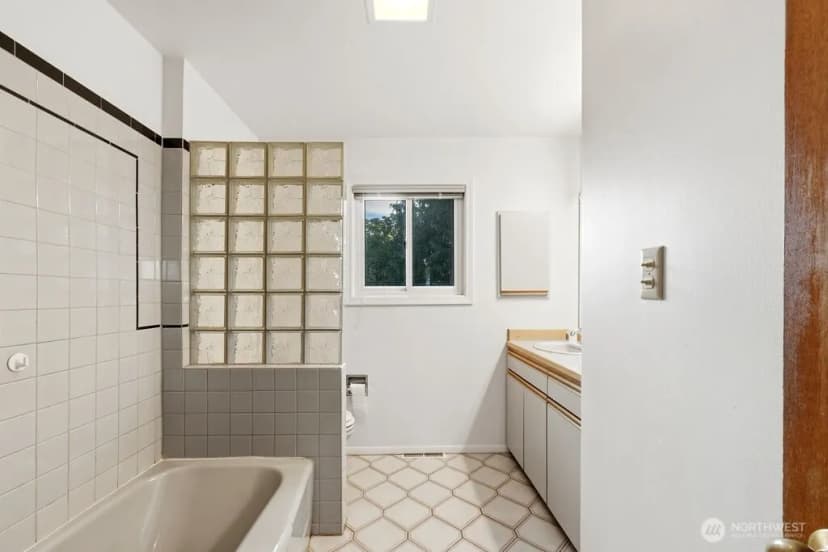 Property photo for 10851 Marine View Drive, Seattle photo 24