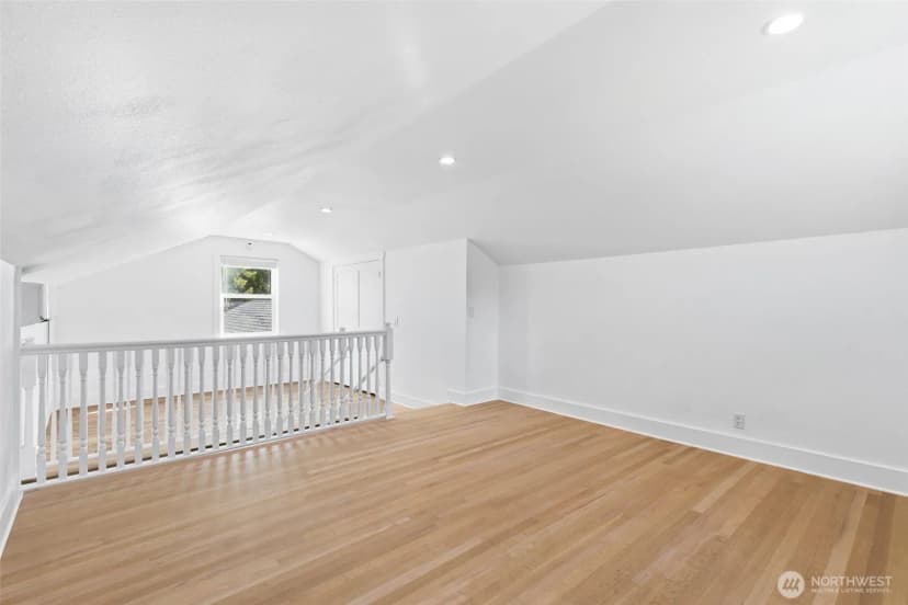 Property photo for 11636 13th Avenue Sw, Burien photo 18