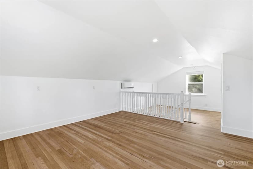 Property photo for 11636 13th Avenue Sw, Burien photo 17