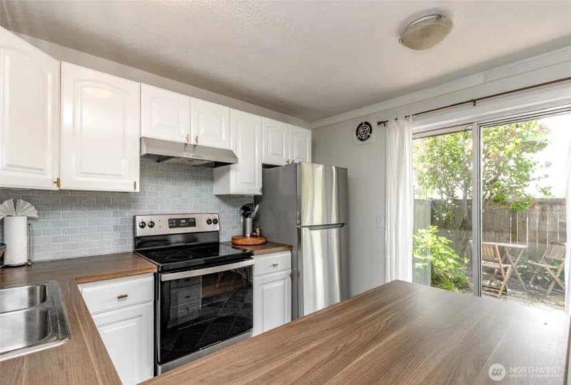 Property photo for 1020 S 230th Street #107, Des Moines photo 10
