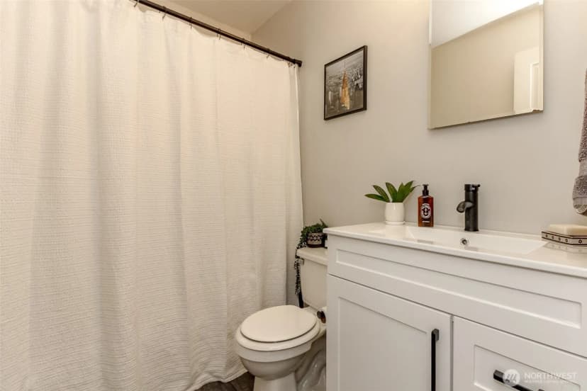 Property photo for 1020 S 230th Street #107, Des Moines photo 16