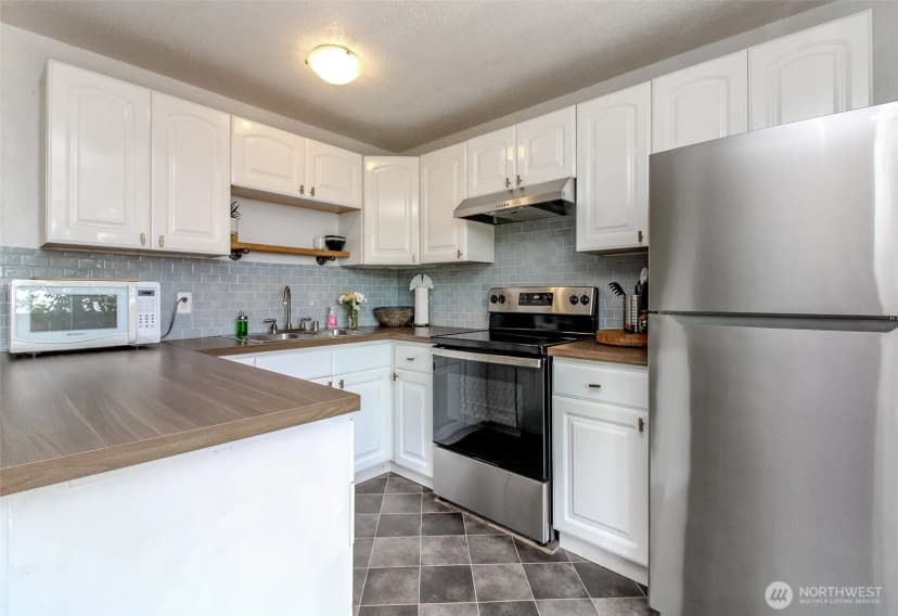 Property photo for 1020 S 230th Street #107, Des Moines photo 12