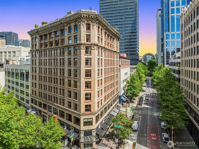 Property photo for 1500 4th Avenue #804, Seattle photo 18