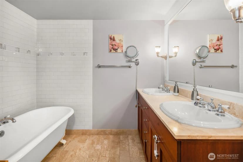 Property photo for 1500 4th Avenue #804, Seattle photo 12