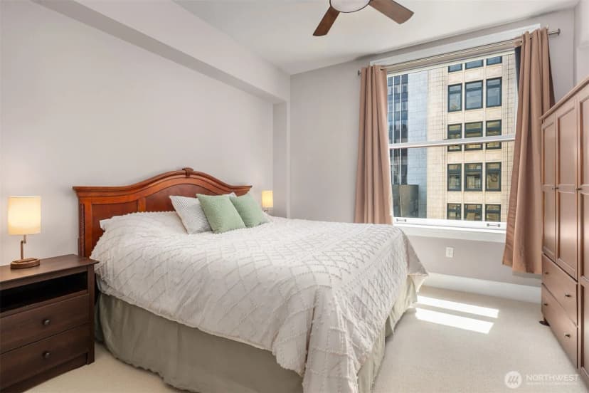 Property photo for 1500 4th Avenue #804, Seattle photo 11
