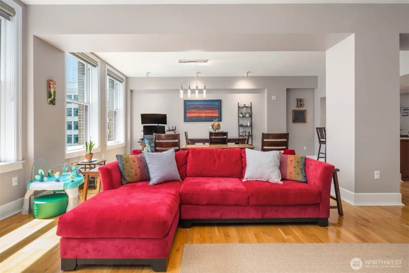 Property photo for 1500 4th Avenue #804, Seattle photo 4