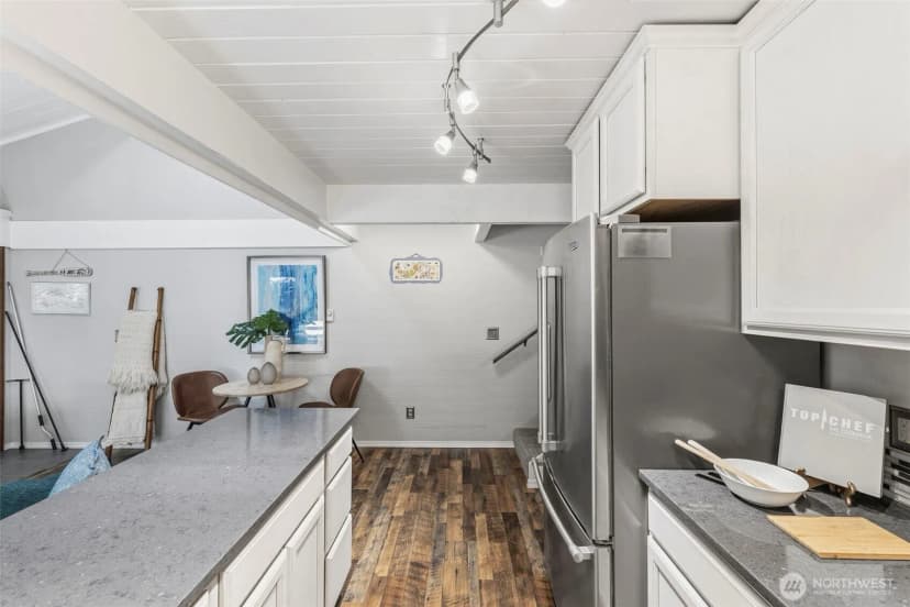 Property photo for 304 E Pointes Drive E, Shelton photo 14