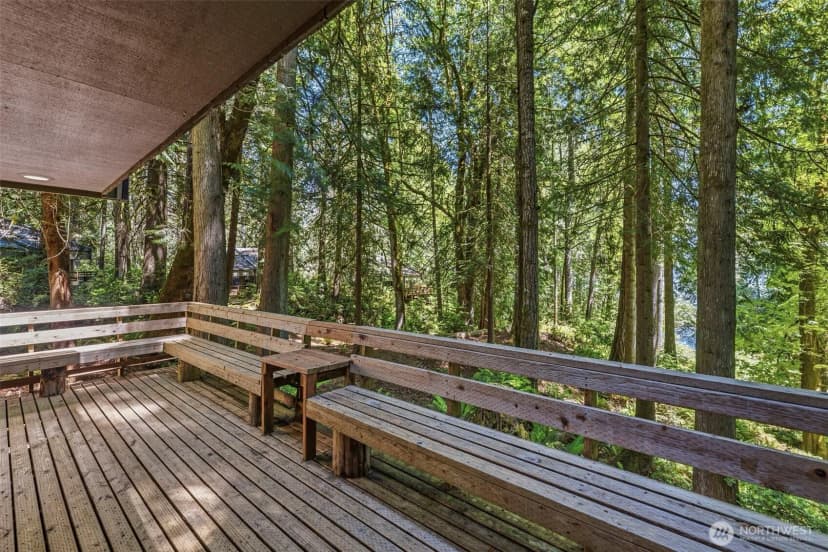 Property photo for 304 E Pointes Drive E, Shelton photo 6