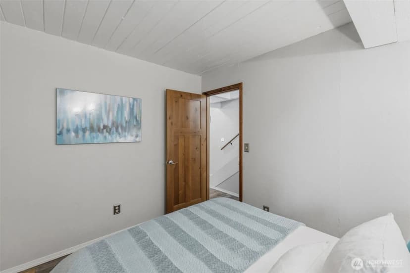 Property photo for 304 E Pointes Drive E, Shelton photo 16
