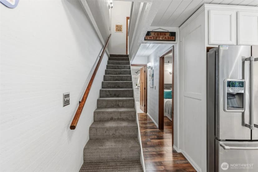 Property photo for 304 E Pointes Drive E, Shelton photo 15