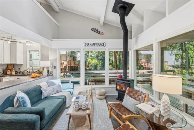 Property photo for 304 E Pointes Drive E, Shelton