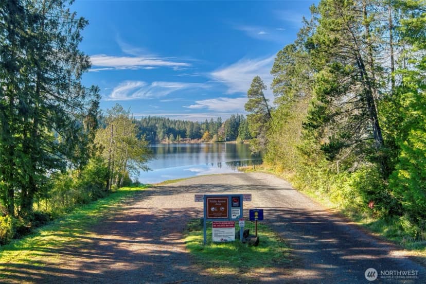Property photo for 4132 Lakeview Avenue Nw, Bremerton photo 23