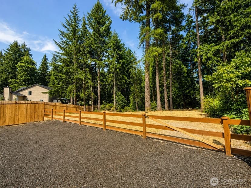 Property photo for 4132 Lakeview Avenue Nw, Bremerton photo 28