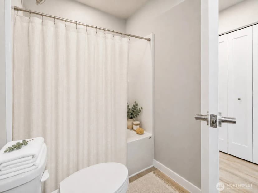 Property photo for 4132 Lakeview Avenue Nw, Bremerton photo 16