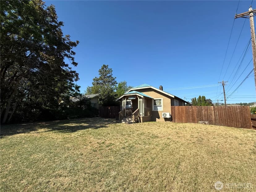 Property photo for 402 S Main Street, Omak photo 27