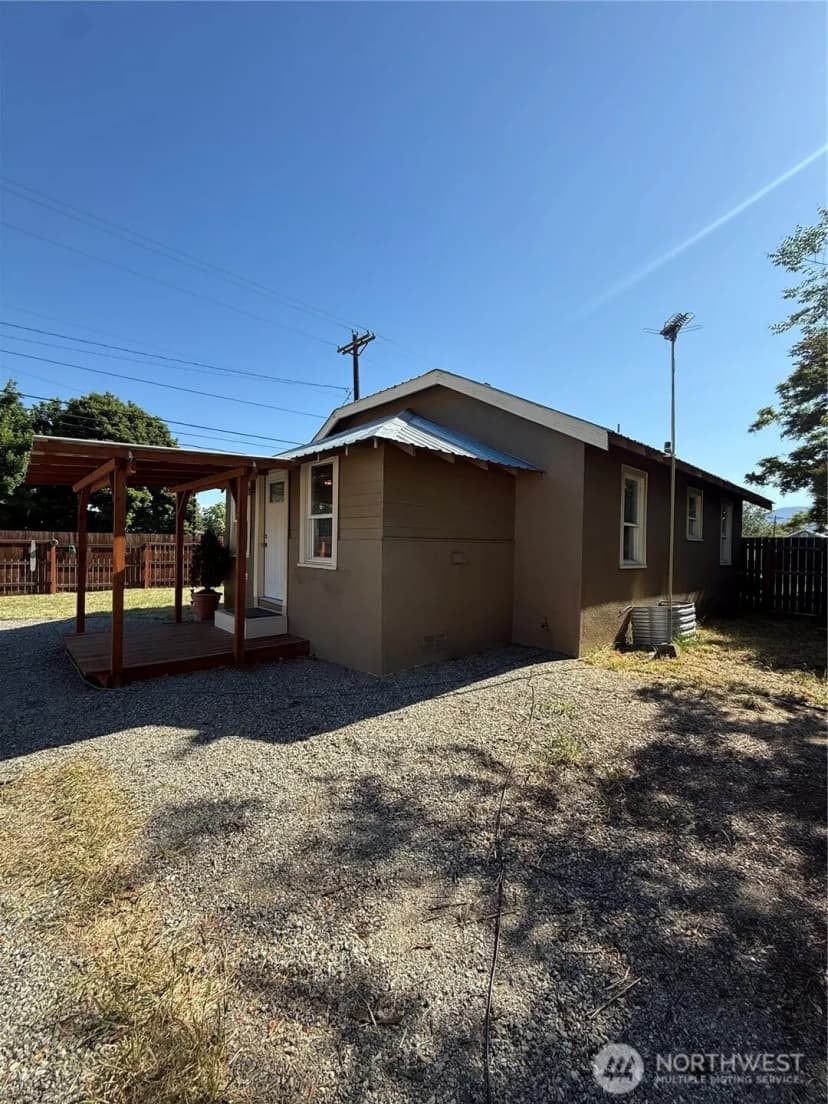 Property photo for 402 S Main Street, Omak photo 33