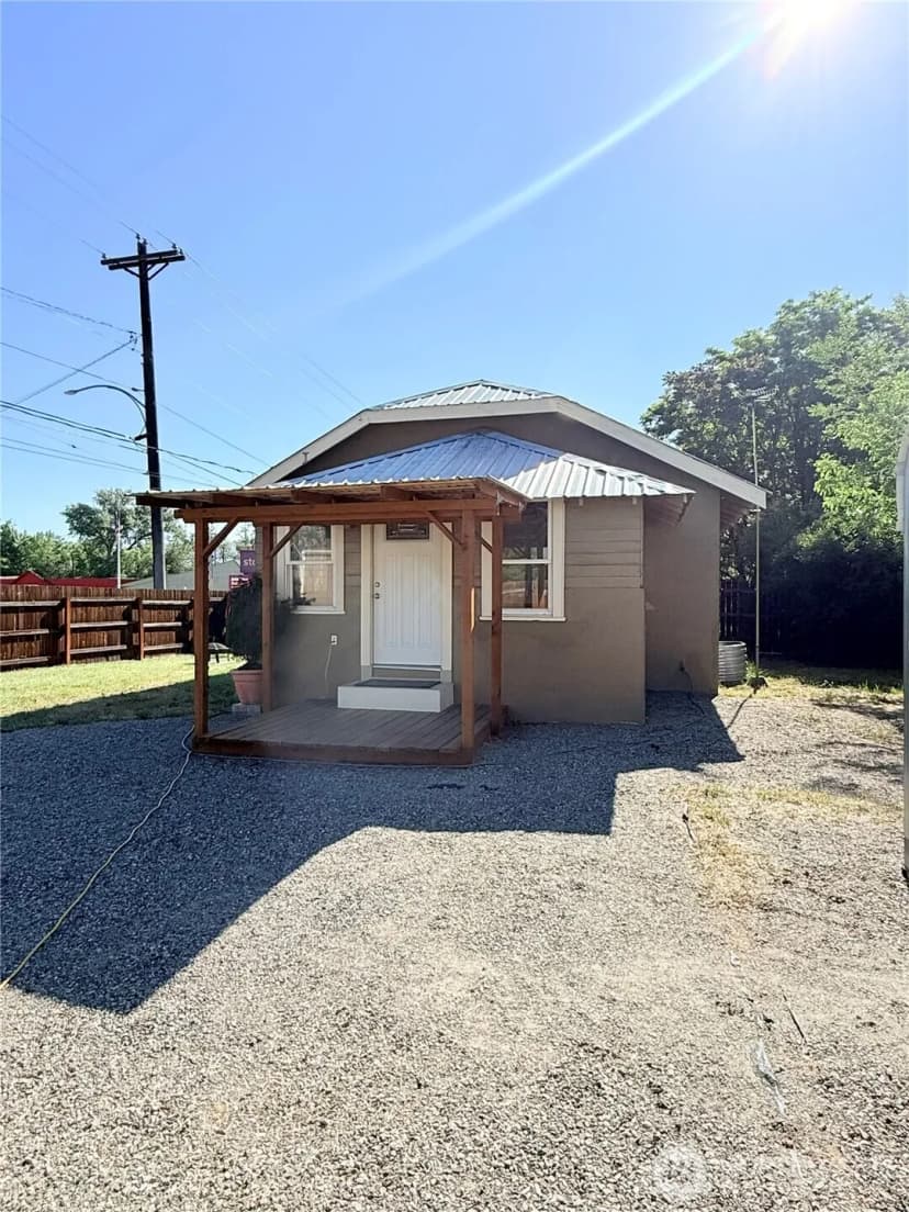 Property photo for 402 S Main Street, Omak photo 32