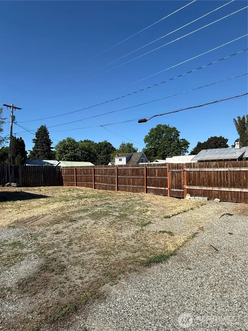 Property photo for 402 S Main Street, Omak photo 34