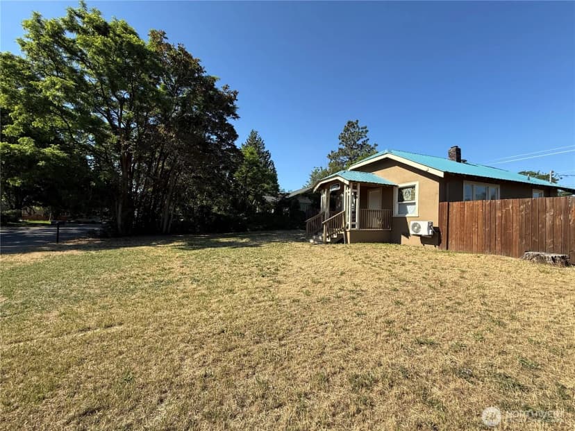 Property photo for 402 S Main Street, Omak photo 28