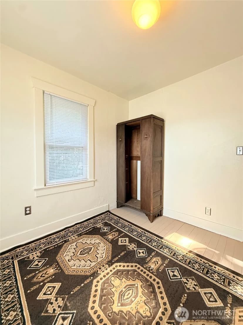 Property photo for 402 S Main Street, Omak photo 16
