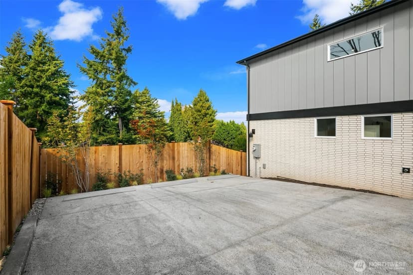 Property photo for 2030 Ne 123rd Street, Seattle photo 28