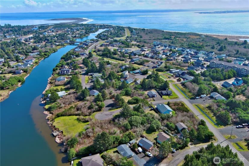 Property photo for 998 Texmar Avenue Sw, Ocean Shores