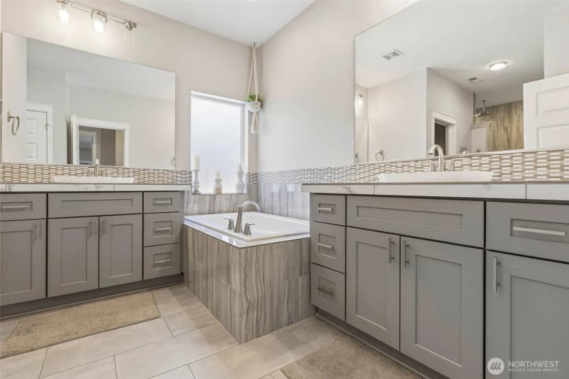 Property photo for 5013 Meadow View Drive, Pasco photo 33