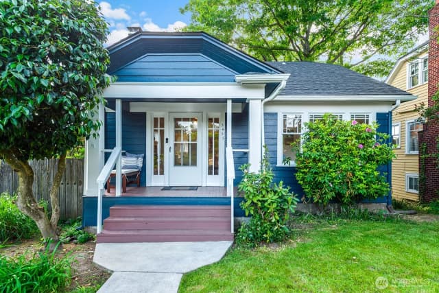 Property photo for 5455 42nd Avenue Sw, Seattle photo 2