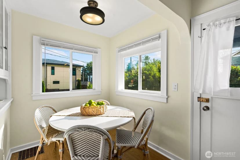 Property photo for 5455 42nd Avenue Sw, Seattle photo 11