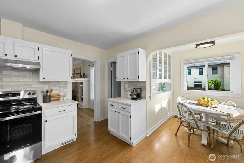 Property photo for 5455 42nd Avenue Sw, Seattle photo 10