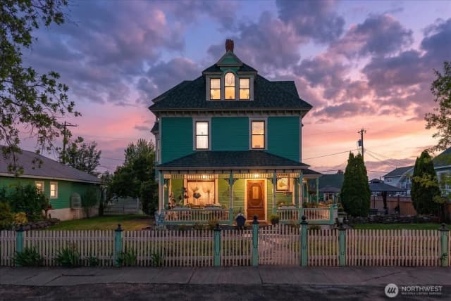 Property photo for 103 E Broadway Avenue, Ritzville