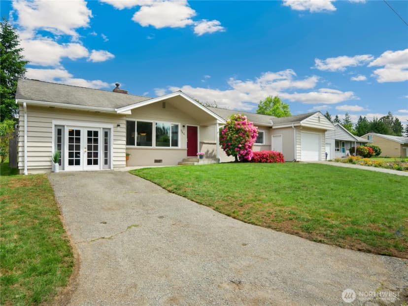 Property photo for 944 165th Avenue Se, Bellevue photo 31