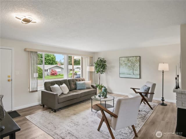 Property photo for 944 165th Avenue Se, Bellevue photo 4
