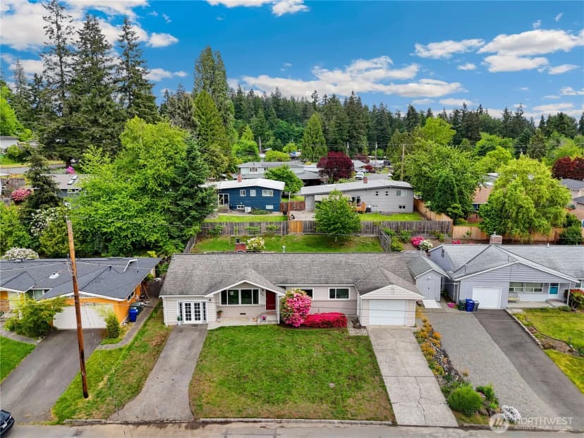 Property photo for 944 165th Avenue Se, Bellevue photo 28