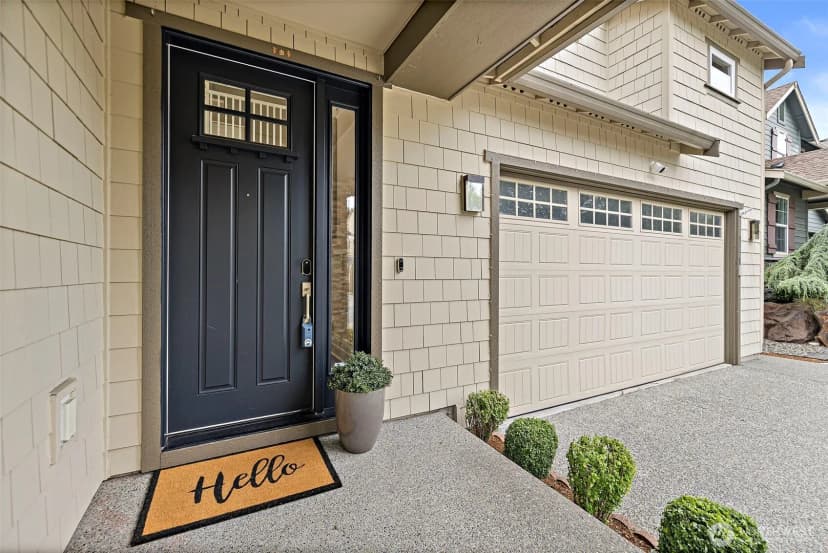 Property photo for 9327 Satterlee Avenue Se, Snoqualmie photo 2