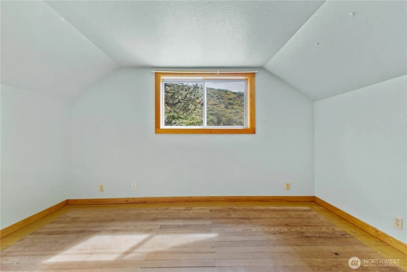 Property photo for 511 Bluff St, Winthrop photo 29